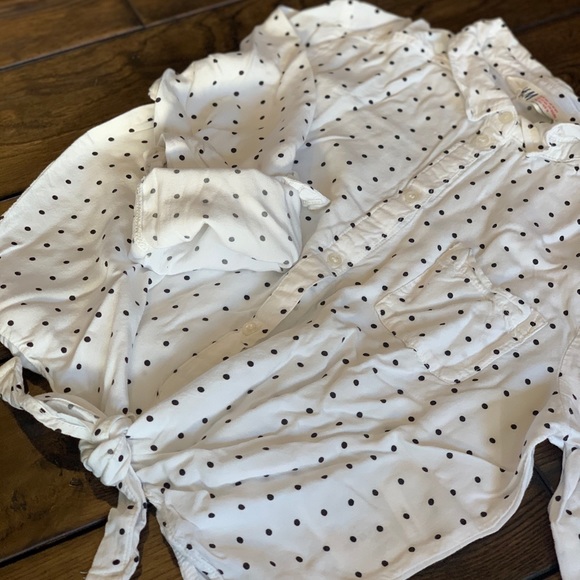 ⚡️2/$25⚡️H&M Girls’ Button-Down - Picture 2 of 4
